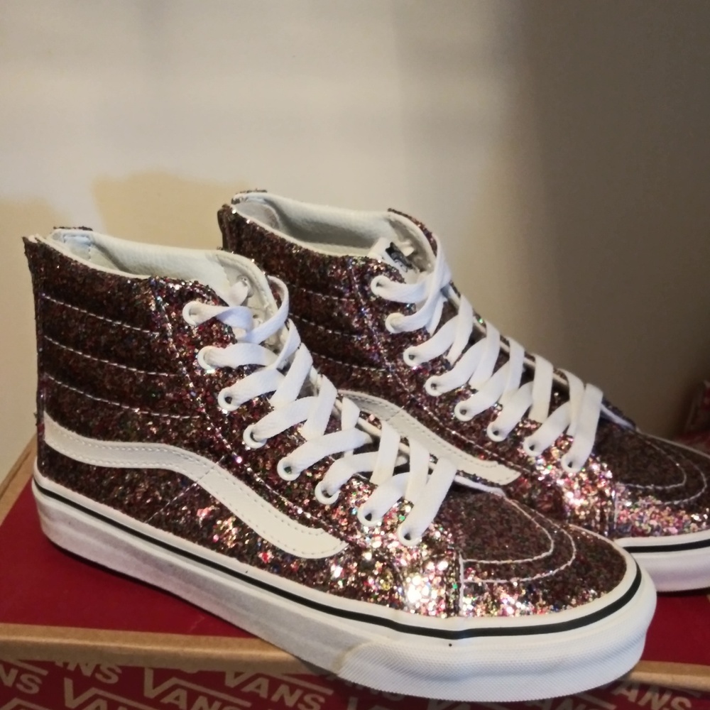 Van Sneakers - Picture 3 of 6